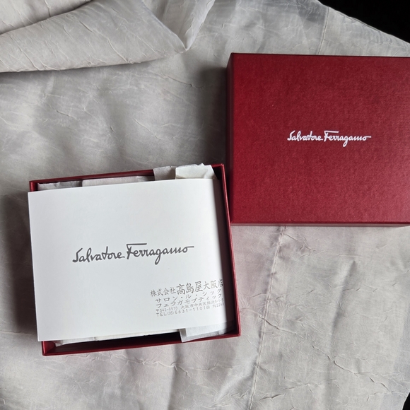 Salvatore Ferragamo Heart Metallic Red Leather Coin Purse - Picture 9 of 10